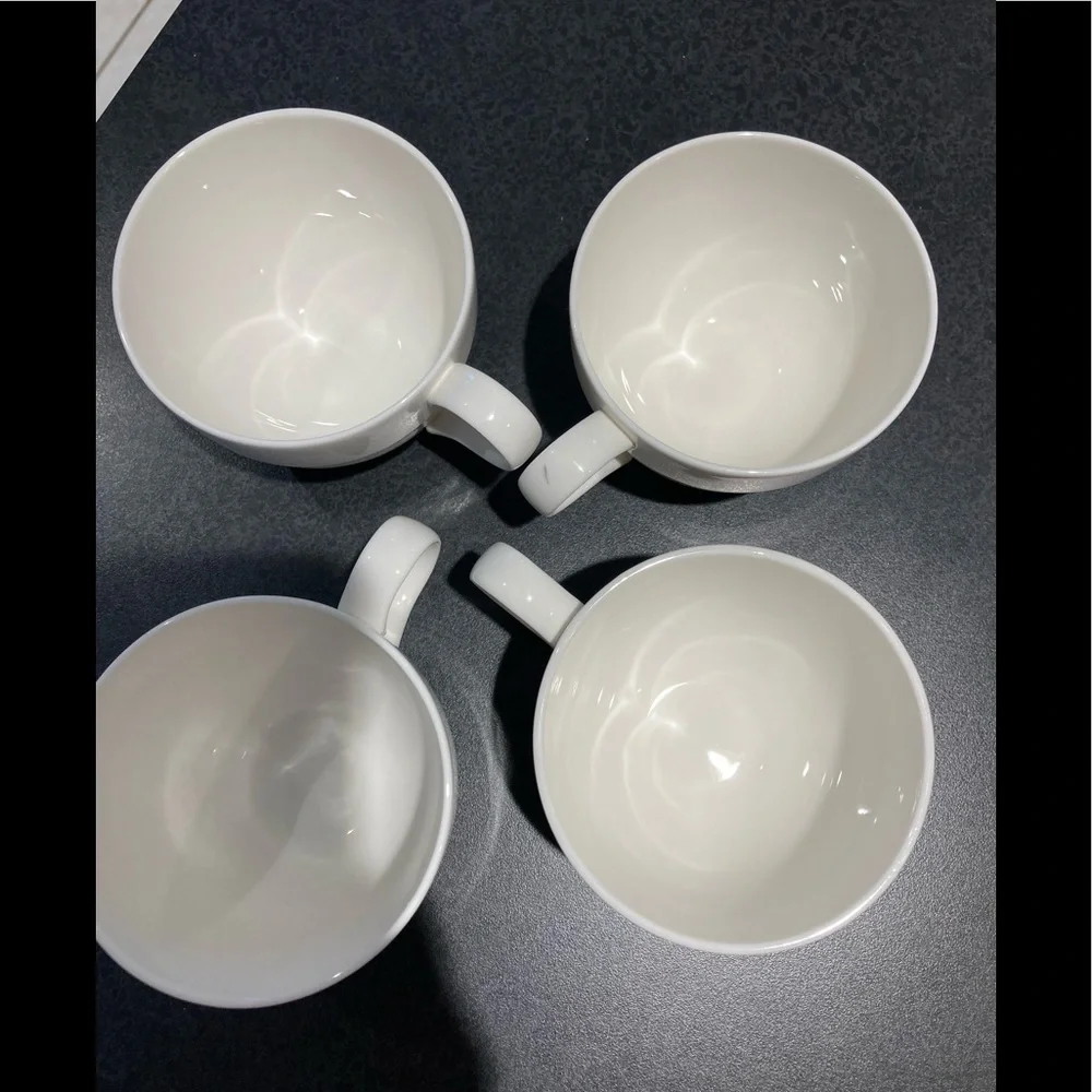 Mikasa  Fine China coffee cups. White Velvet pattern.  Set of 4. Host Pick🎉🎉